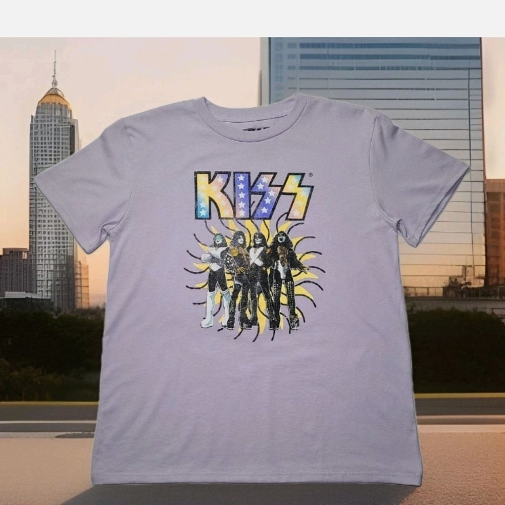 KISS Band Girls Oversized Graphic T-Shirt Lilac Purple Small Top Shirt Summer
